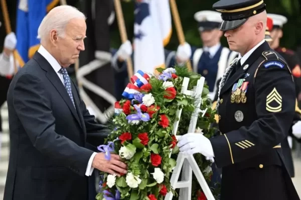 Bidens-Memorial-Day-tribute-at-Arlington-National-Cemetery