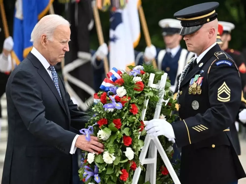 Bidens-Memorial-Day-tribute-at-Arlington-National-Cemetery