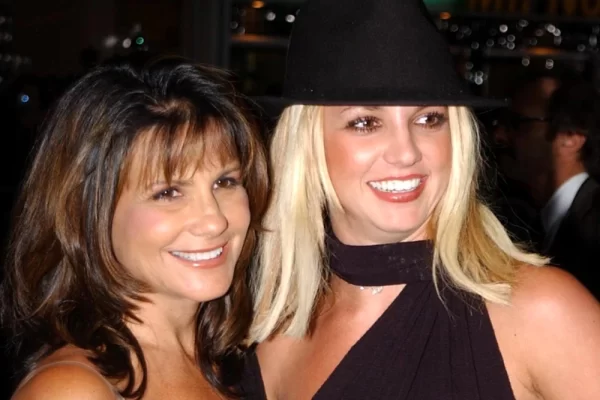 Britney Spears Reunites with Mom Lynne