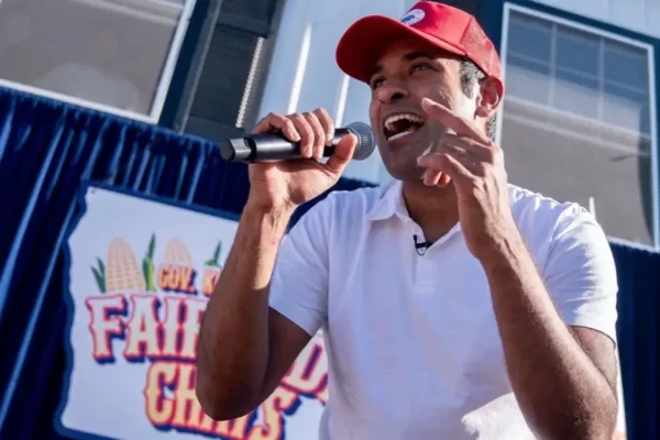 Vivek Ramaswamy Raps Eminem's 'Lose Yourself' at Iowa Fair